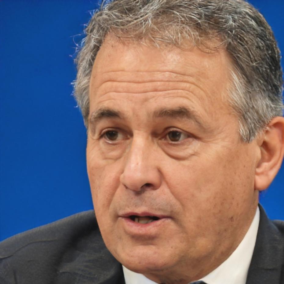 Марко Петрович, ведущий преподаватель финансового анализа